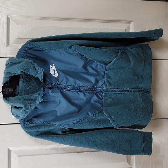 NIKE Boys xl zip front jacket with hood in beautiful blue/grey color - Picture 4 of 10